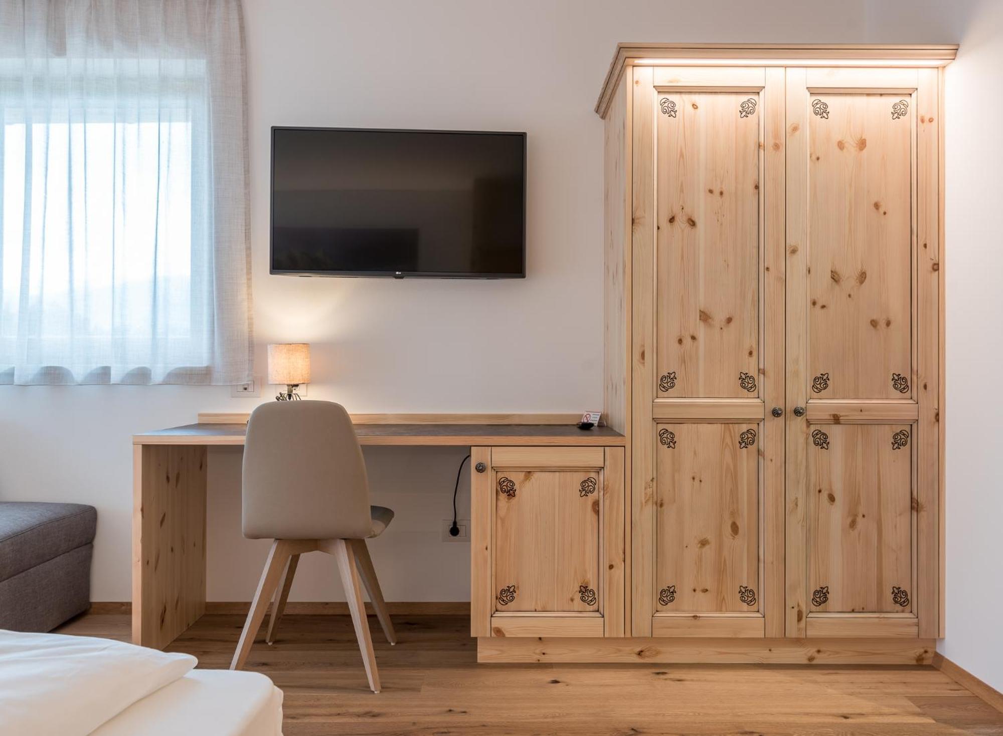 Hotel B&B Feldmessner Brunico Luaran gambar